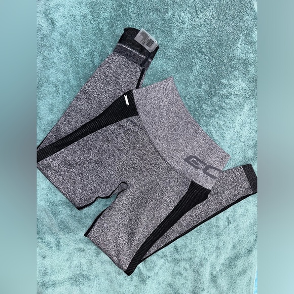 ECHT ARISE SCRUNCH LEGGINGS - Picture 2 of 3